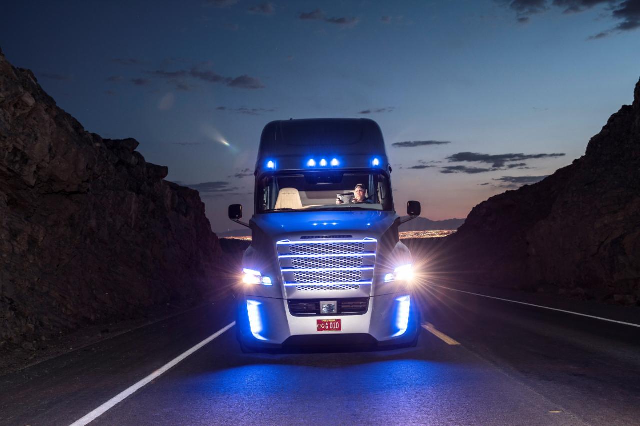 Δια χειρός Daimler το πρώτο φορτηγό αυτόνομης οδήγησης που αποκτά άδεια κυκλοφορίας