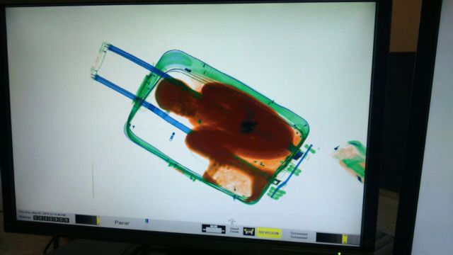 Ισπανία: Έκρυψαν 8χρονο σε βαλίτσα για να τον φέρουν στην Ευρώπη