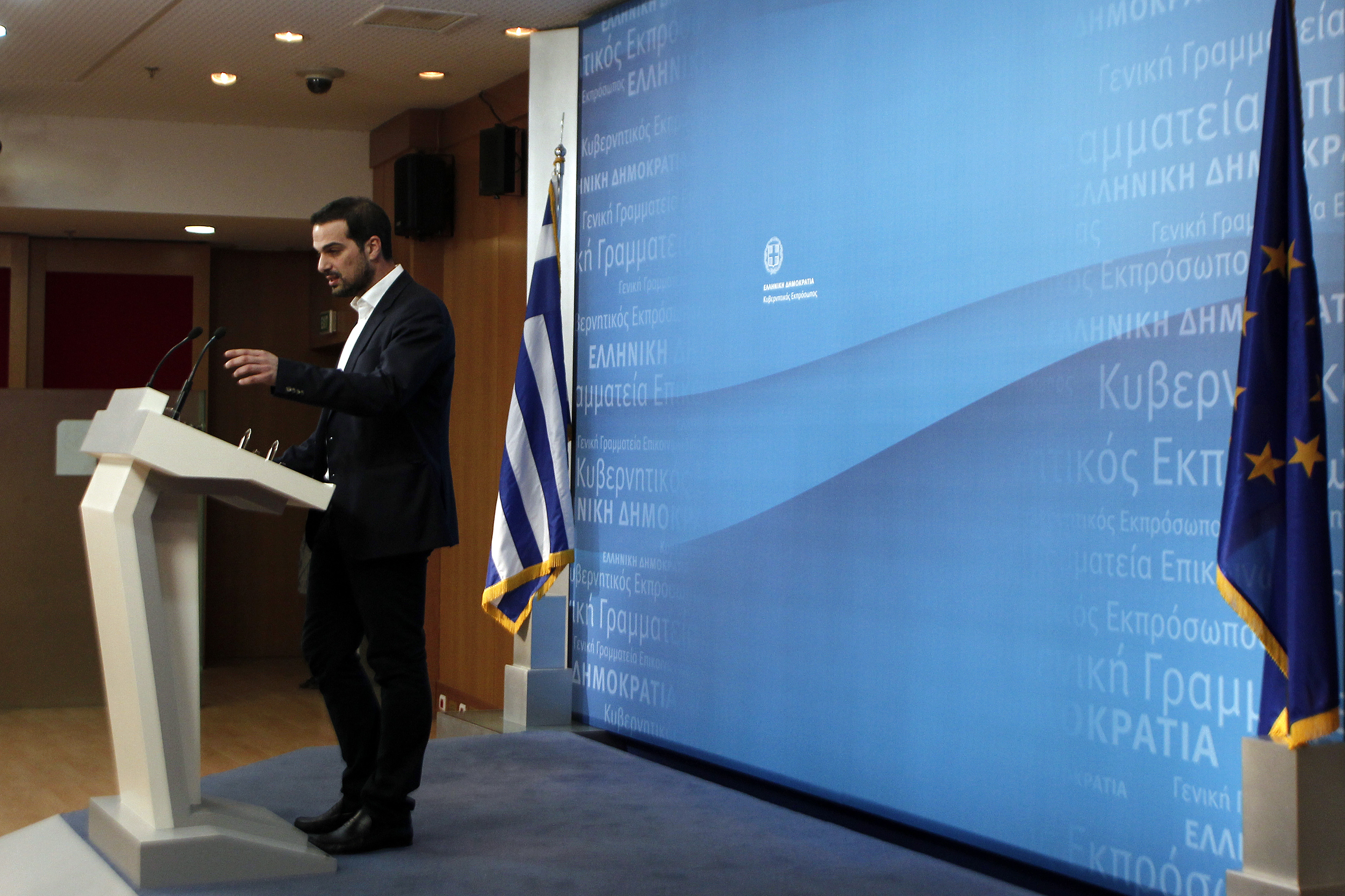 Διαστάσεις παίρνει η υπόθεση με το «e-mail Στουρνάρα»
