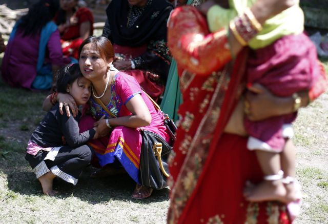 Mε 7,3 βαθμούς ξαναχτύπησε στο Νεπάλ ο Εγκέλαδος, δεκάδες νεκροί