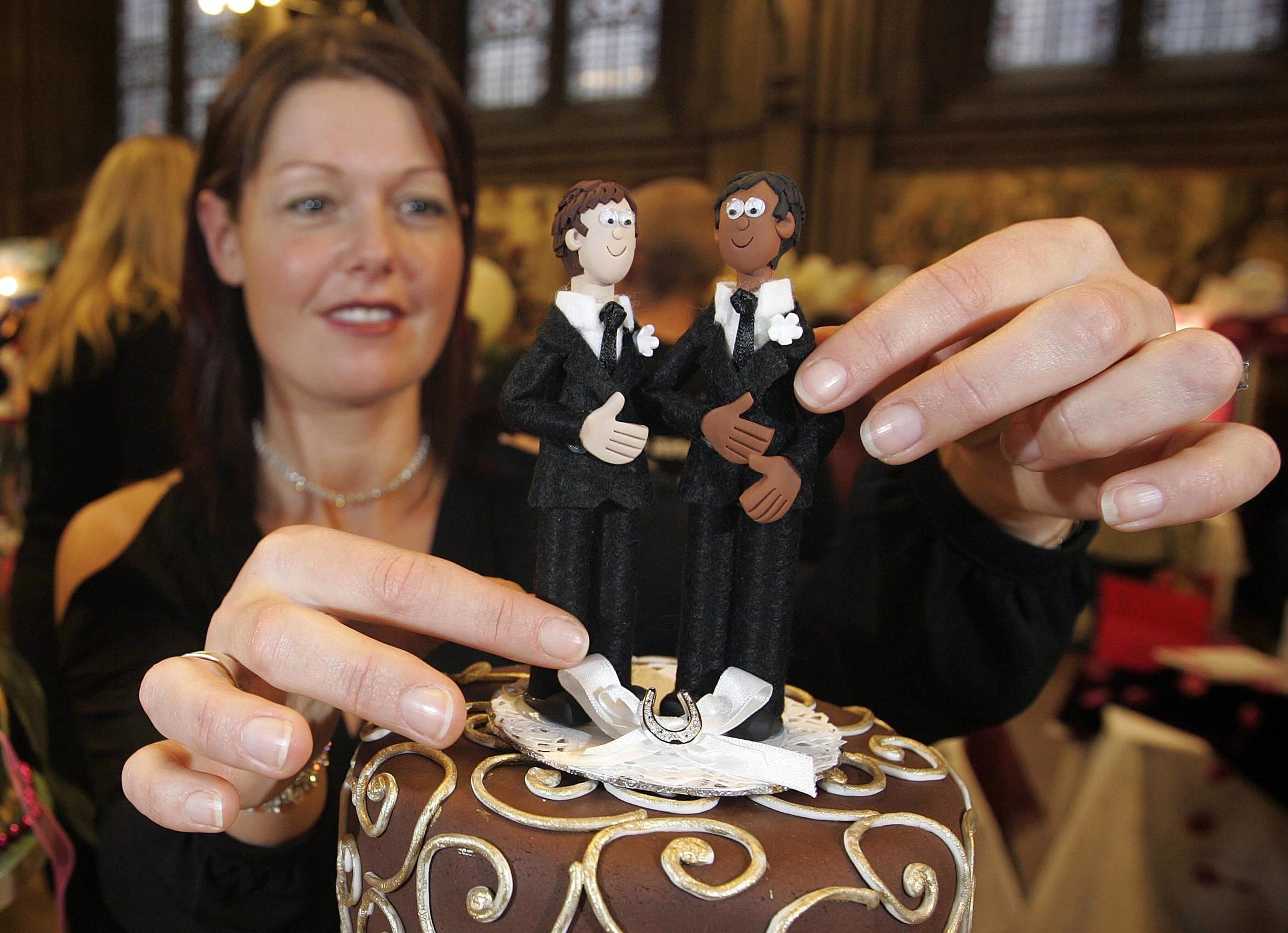 Η δικαστική δικαίωση μιας γκέι τούρτας