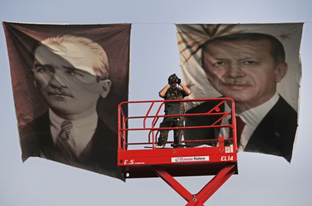 Τουρκία: Υποχώρηση του κυβερνώντος AKP δείχνει «μυστική» έρευνα