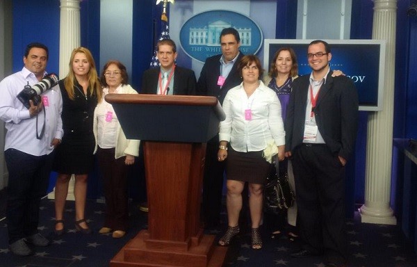 Οι πρώτοι κουβανοί δημοσιογράφοι στον Λευκό Οίκο