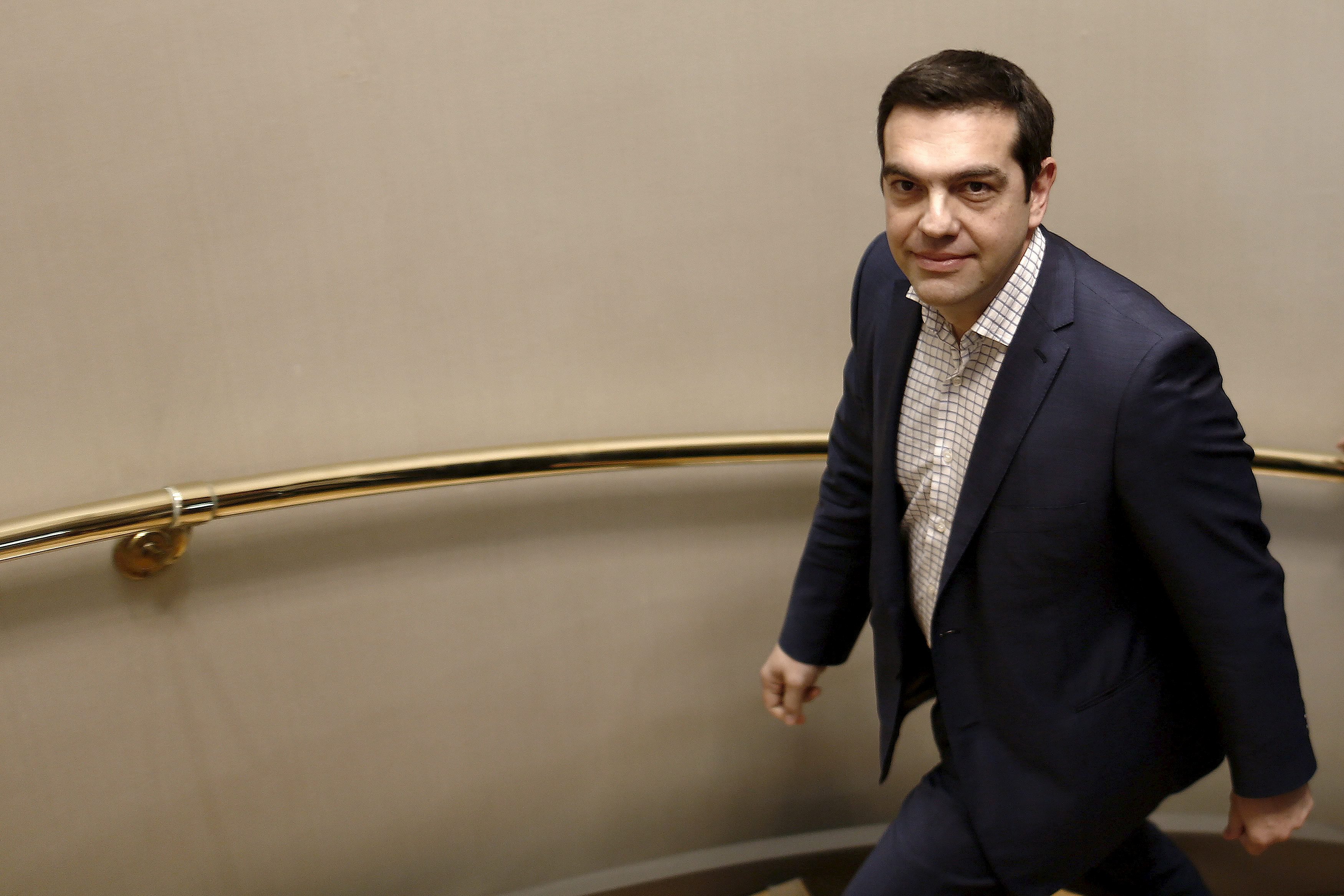 Συντριπτική διαφορά υπέρ ΣΥΡΙΖΑ σε νέα δημοσκόπηση