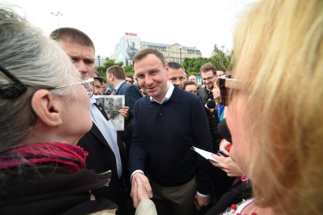 Πολωνία: Ο συντηρητικός Αντρέι Ντούντα νικητής των προεδρικών εκλογών