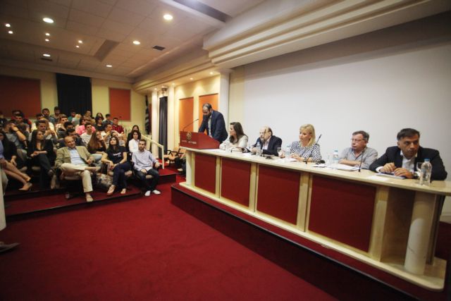 Εσωκομματικό διάλογο στη ΝΔ ζήτησαν Μπακογιάννη, Αντώναρος, Μαραβέλιας