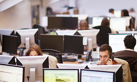 Περιορισμό της καθιστικής στάσης εν ώρα εργασίας προτείνουν οι επιστήμονες