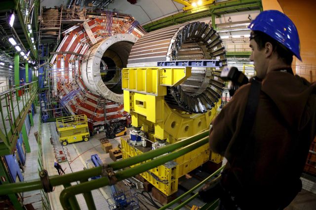 «Πρόσω ολοταχώς» ο Μεγάλος Επιταχυντής Αδρονίων του CERN