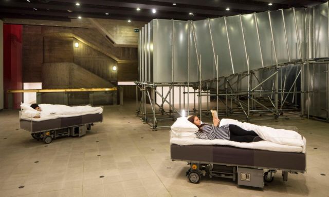 Κινούμενα κρεβάτια και διανυκτέρευση σε γκαλερί του Λονδίνου