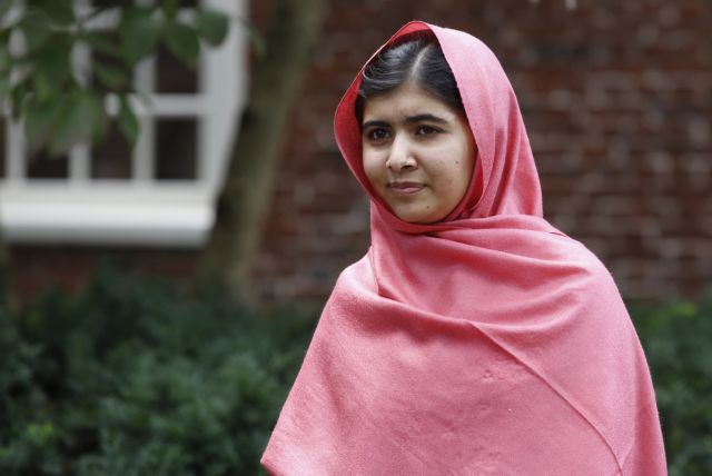 Ελεύθεροι αφέθηκαν 8 από τους 10 άνδρες που είχαν επιτεθεί στη Μαλάλα