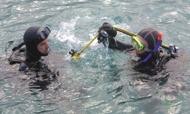 Νεκρός ανασύρθηκε οδηγός Ι.Χ. που έπεσε στο λιμάνι της Ραφήνας