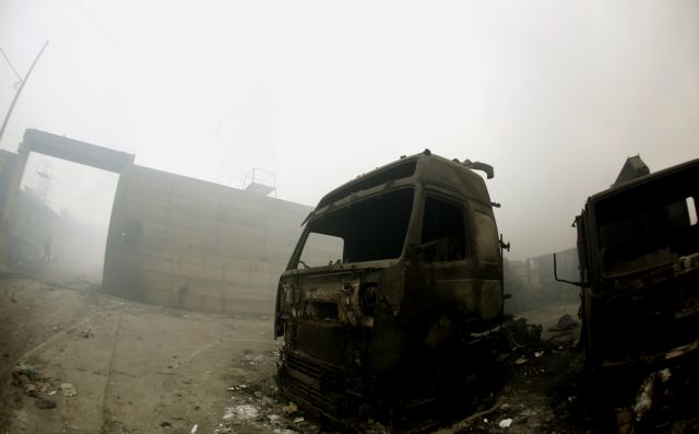 Για μέρες το τοξικό νέφος από τη φωτιά στον Ασπρόπυργο [Φωτορεπορτάζ]