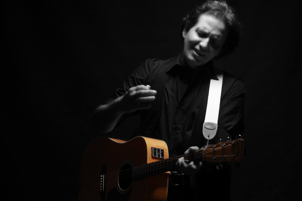 Πασχάλης: «Αν δεν ήμουν τραγουδιστής θα ήμουν ζωγράφος»