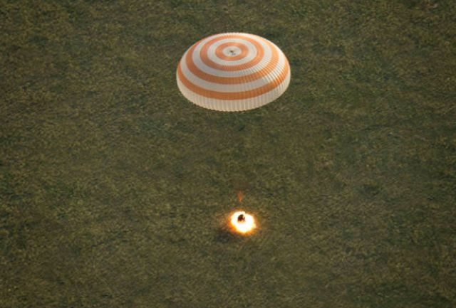 Με καθυστέρηση ενός μήνα επέστρεψαν τρεις αστροναύτες του ISS