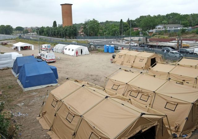 Ο Γκρίλο «διόρθωσε» tweet για τη Ρώμη που «πνίγεται σε ποντίκια και μετανάστες»