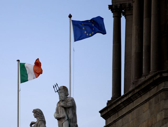 Καταγγελία στην Ιρλανδία για «υπονόμευση της χώρας» ώστε να μπει σε μνημόνιο