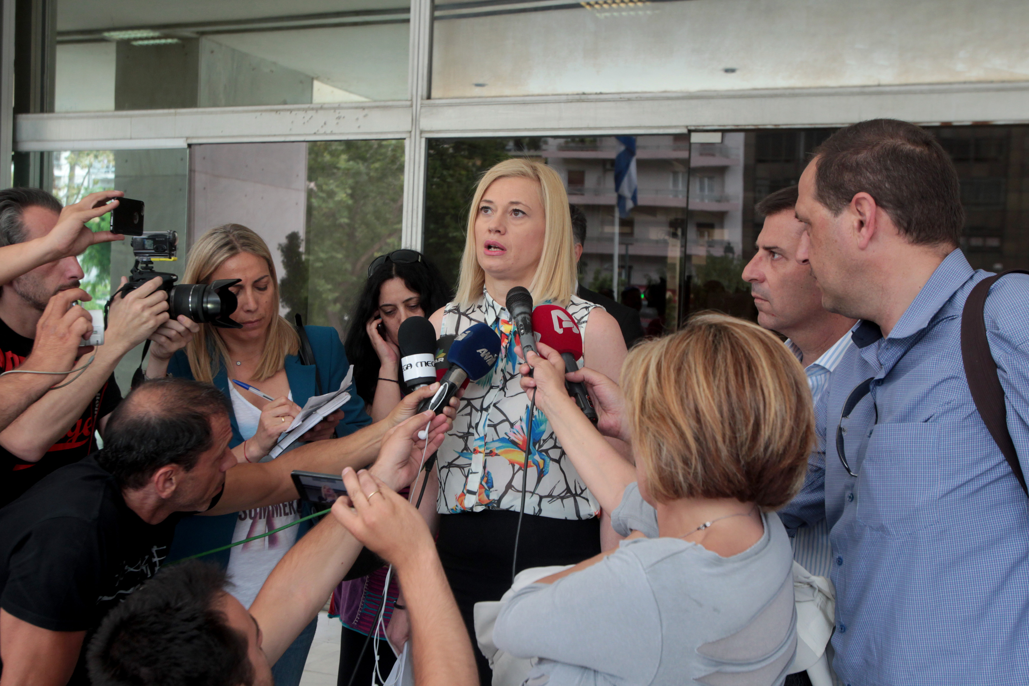 Κατέθεσε η Ραχήλ Μακρή τη μηνυτήρια αναφορά κατά Στουρνάρα