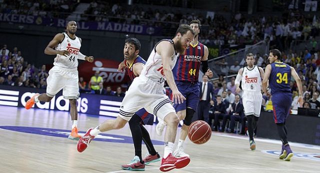 Η Ρεάλ έκανε το 1-0 στους τελικούς με την Μπαρτσελόνα