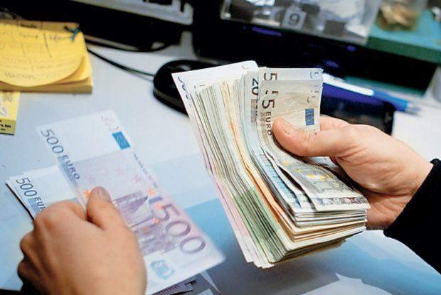 Διευθυντής τράπεζας εξαπατούσε καταθέτες με «δόλωμα» το Grexit