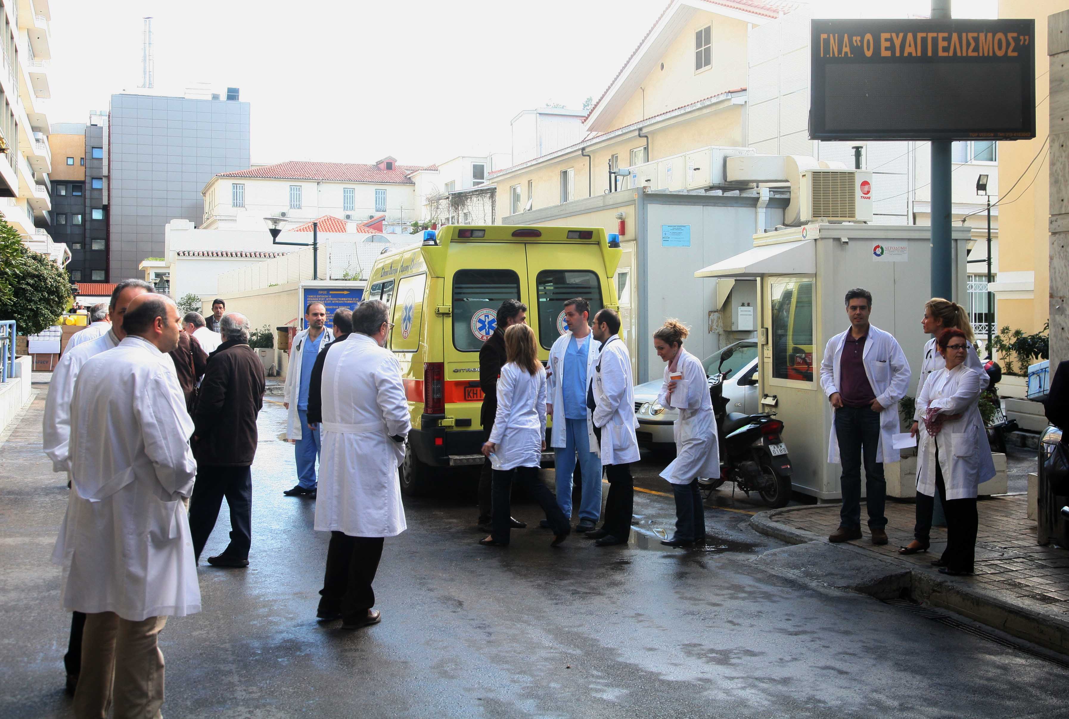 Μέτρα προστασίας της δημόσιας υγείας ζητά ο Ιατρικός Σύλλογος Αθηνών