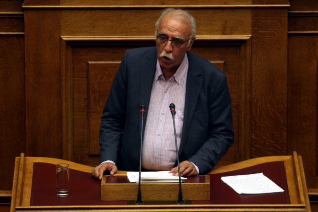 Βίτσας καλεί Γιούνκερ, Λαγκάρντ και Ντράγκι να στείλουν στοιχεία για τα μνημόνια