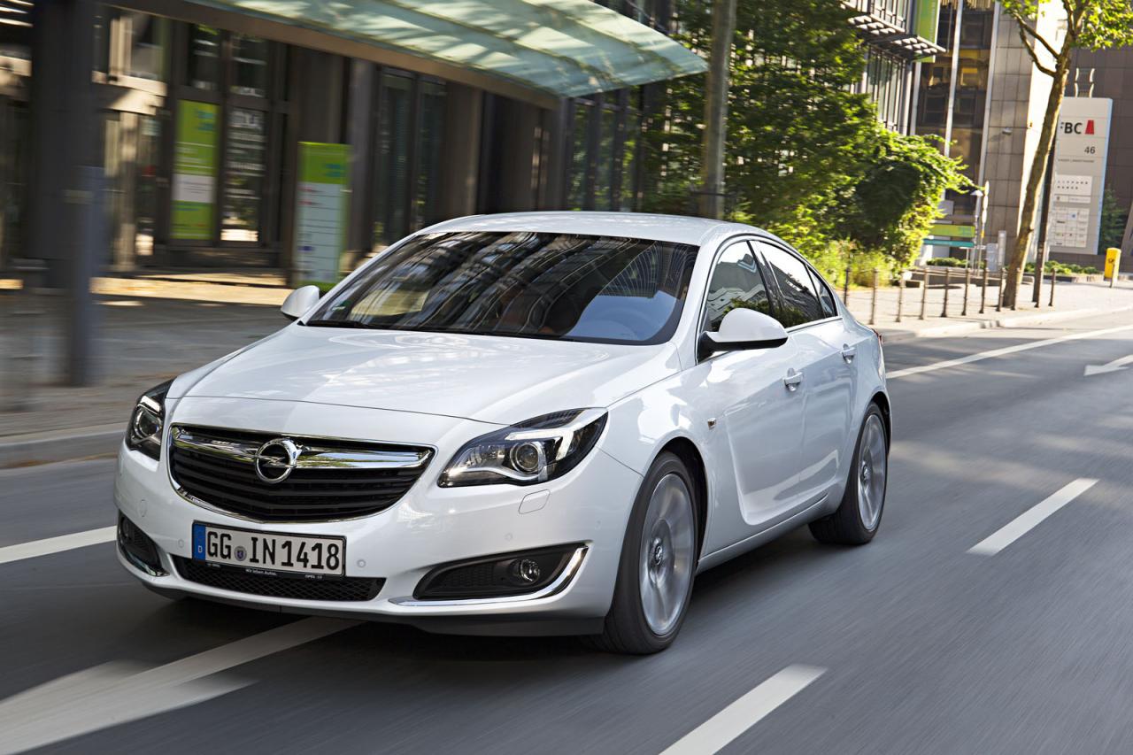 Νέο diesel μοτέρ 1,6 λίτρων και CarPlay για το Opel Insignia