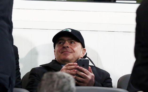 Στο Κορωπί για στήριξη και… κέρασμα ο Γιάννης Αλαφούζος