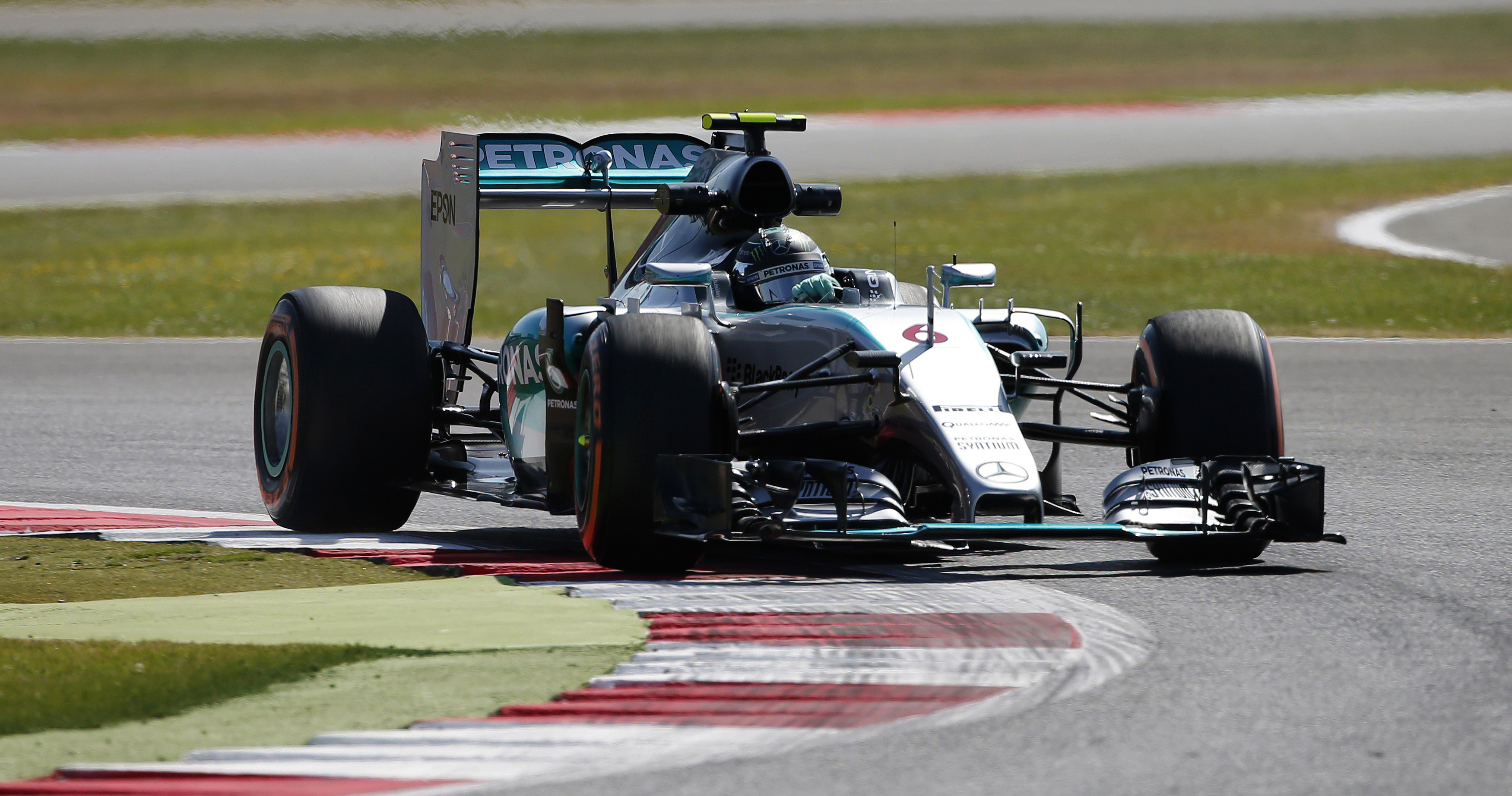 GP Μ. Βρετανίας 2015 – ΕΔ1: Ταχύτερος παρά τα προβλήματα ο N. Rosberg