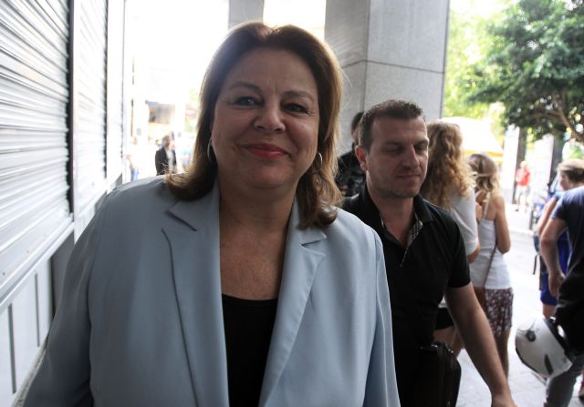 Σύσκεψη τραπεζικών στελεχών υπό την Λούκα Κατσέλη