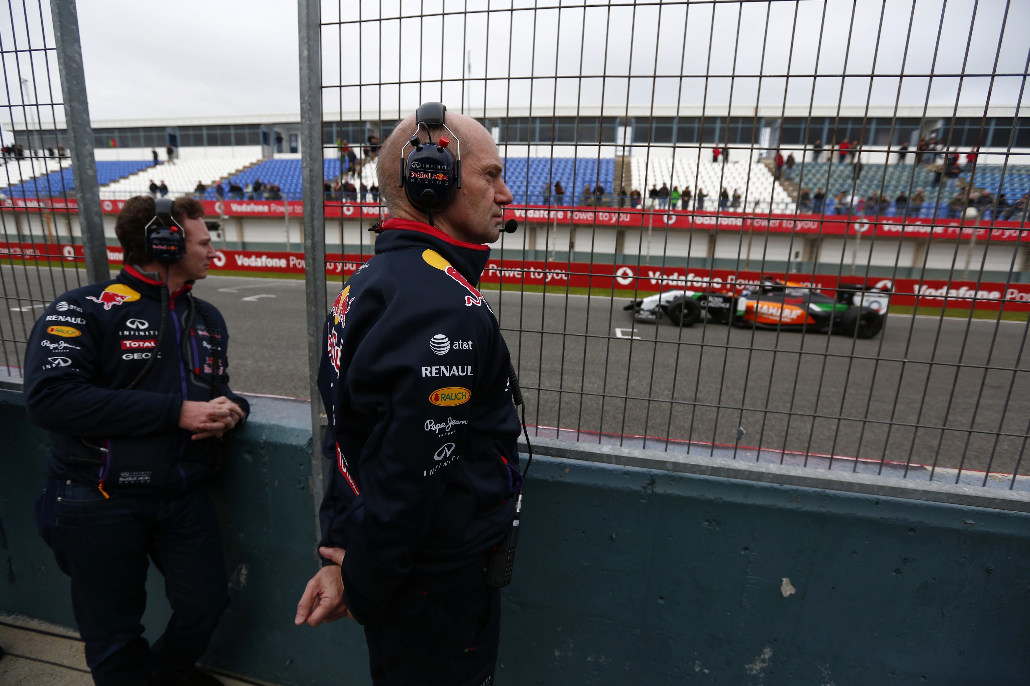 F1: Πυκνώνουν οι φήμες περί συνεργασίας Aston Martin-Red Bull Racing