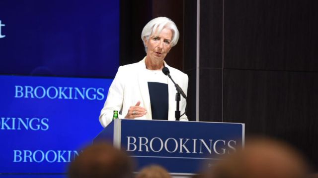 Λαγκάρντ: Χρειάζεται αναδιάρθρωση του ελληνικού χρέους