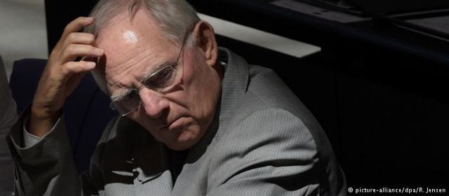 Tα βλέμματα στραμμένα στον Β. Σόιμπλε