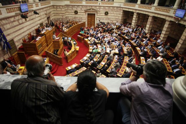 Άμεσα στην Βουλή πολυνομοσχέδιο με μέτρα για φορολογία και ασφαλιστικό