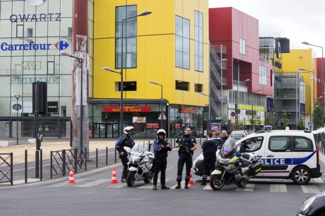 Συναγερμός στη Γαλλία: Ένοπλοι ληστές εισέβαλαν σε εμπορικό κέντρο