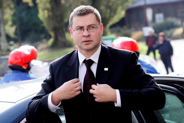 Ντομπρόβσκις: Η ευρωζώνη έτοιμη να εξετάσει το θέμα του ελληνικού χρέους