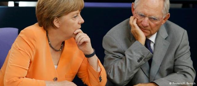 Η ισχύς του Σόιμπλε είναι η αδυναμία της Μέρκελ