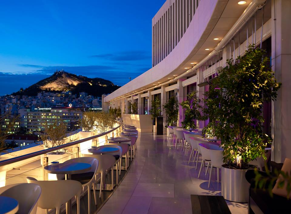Διασκέδαση… αφ’ υψηλού στα roof garden της Αθήνας