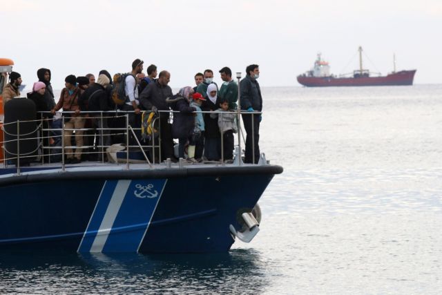 Στη Σητεία έφτασαν οι 179 μετανάστες που εντοπίστηκαν ανοικτά της Καρπάθου