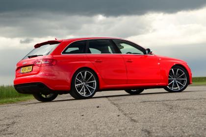Audi RS4 Avant 2017: 480 ίπποι και ηλεκτρικό turbo
