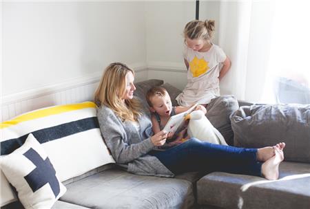 Θέλουν οι έξυπνες γυναίκες λιγότερα παιδιά;