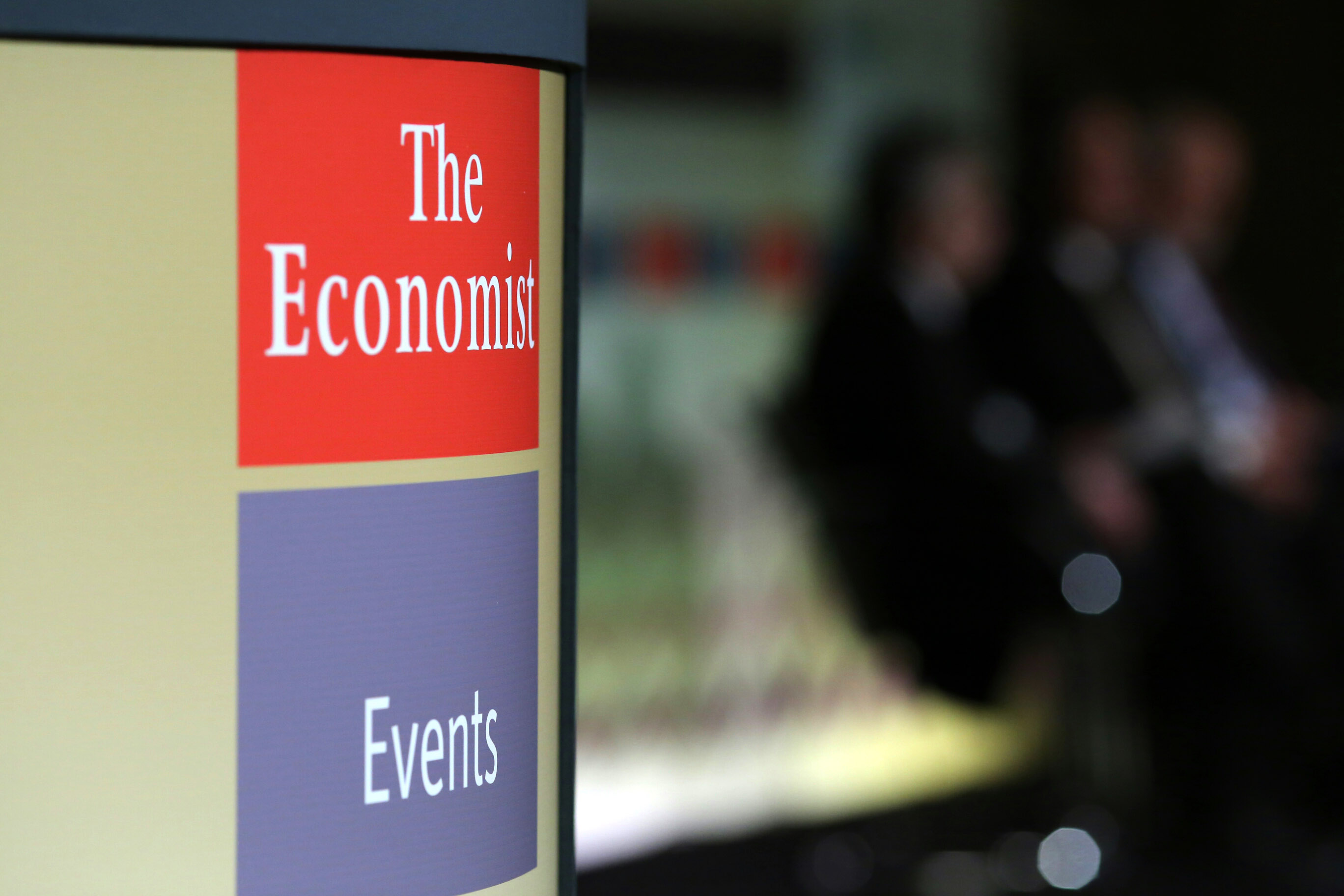 Ο οίκος Pearson πωλεί και το 50% των μετοχών του Economist