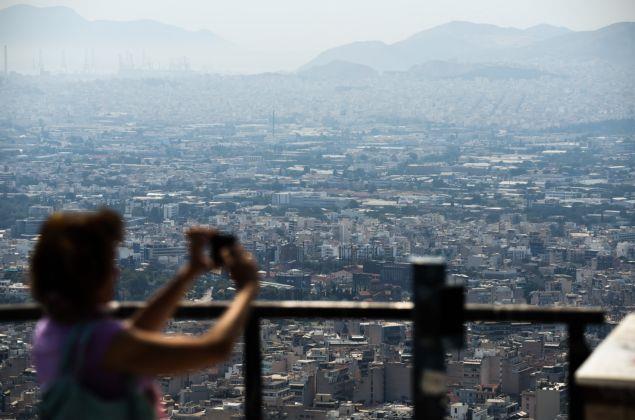Αποκλιμακώνονται οι τιμές του όζοντος στην Αθήνα