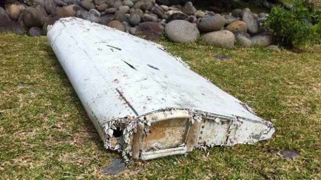 Συντρίμμια σε νησί του Ινδικού δίνουν ελπίδες για τον εντοπισμό της πτήσης MH370