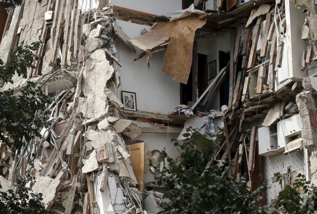 Κατέρρευσε τετραώροφη πολυκατοικία στη Μαδρίτη