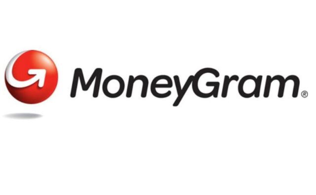 Η MoneyGram επαναλειτουργεί τις υπηρεσίες μεταφοράς χρημάτων