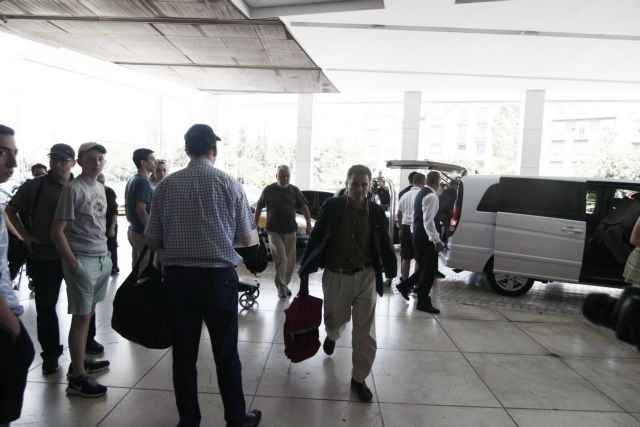 Ικανοποίηση Τσακαλώτου για τις επαφές κυβέρνησης-«κουαρτέτου»