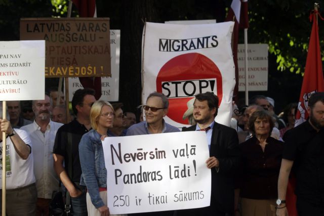 Ξεσηκώθηκαν στη Λετονία για τη φιλοξενία 250 προσφύγων