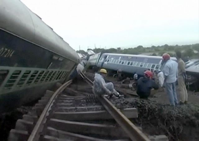 Τουλάχιστον 24 νεκροί στην Ινδία από εκτροχιασμό τρένων