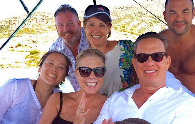 Φωτογραφίες από την Ελλάδα ανέβασαν Τομ Χανκς, Νία Βαρντάλος