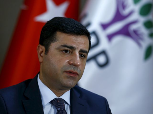 Κατάπαυση του πυρός και συνομιλίες ΡΚΚ – Άγκυρας ζητά ο ηγέτης του HDP